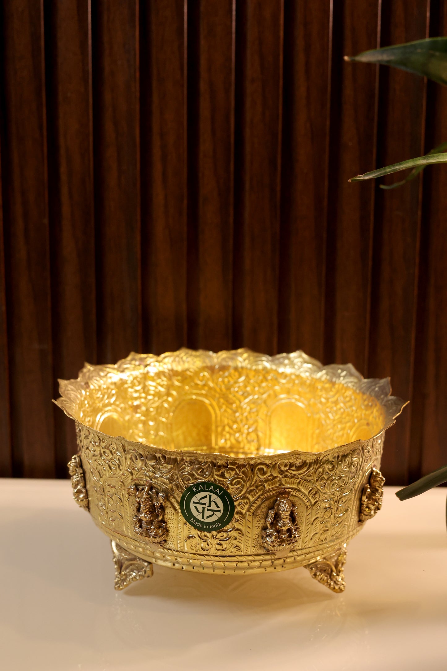 Ratnakosha Suvarna – Brass Urli