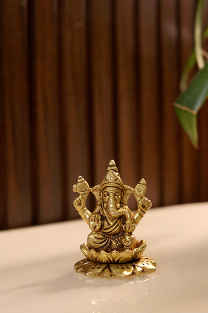 Vighnaharta – Brass Ganesha Idol